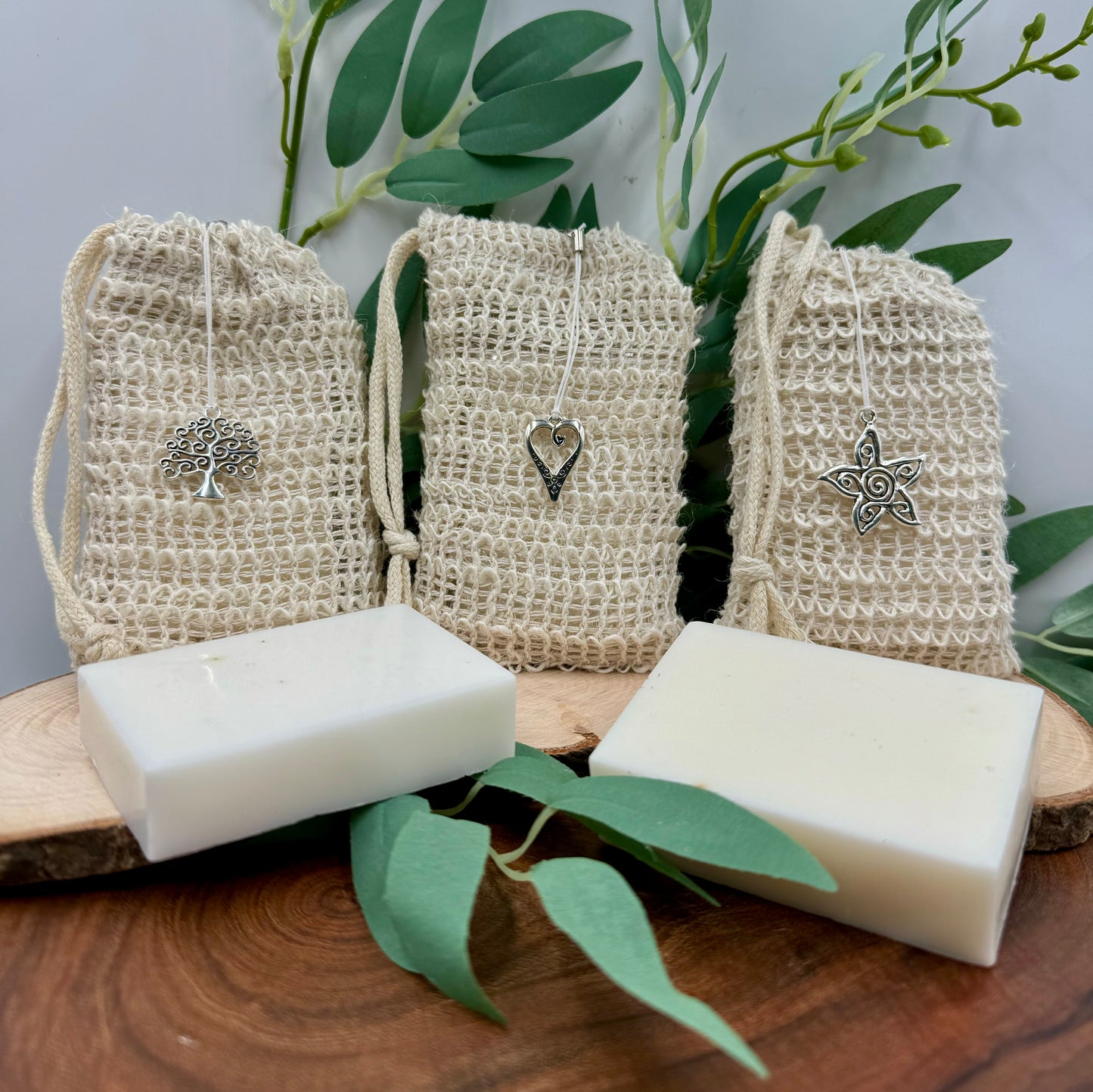 Goats Milk Soap Bar 100g, Loofah and Keepsake