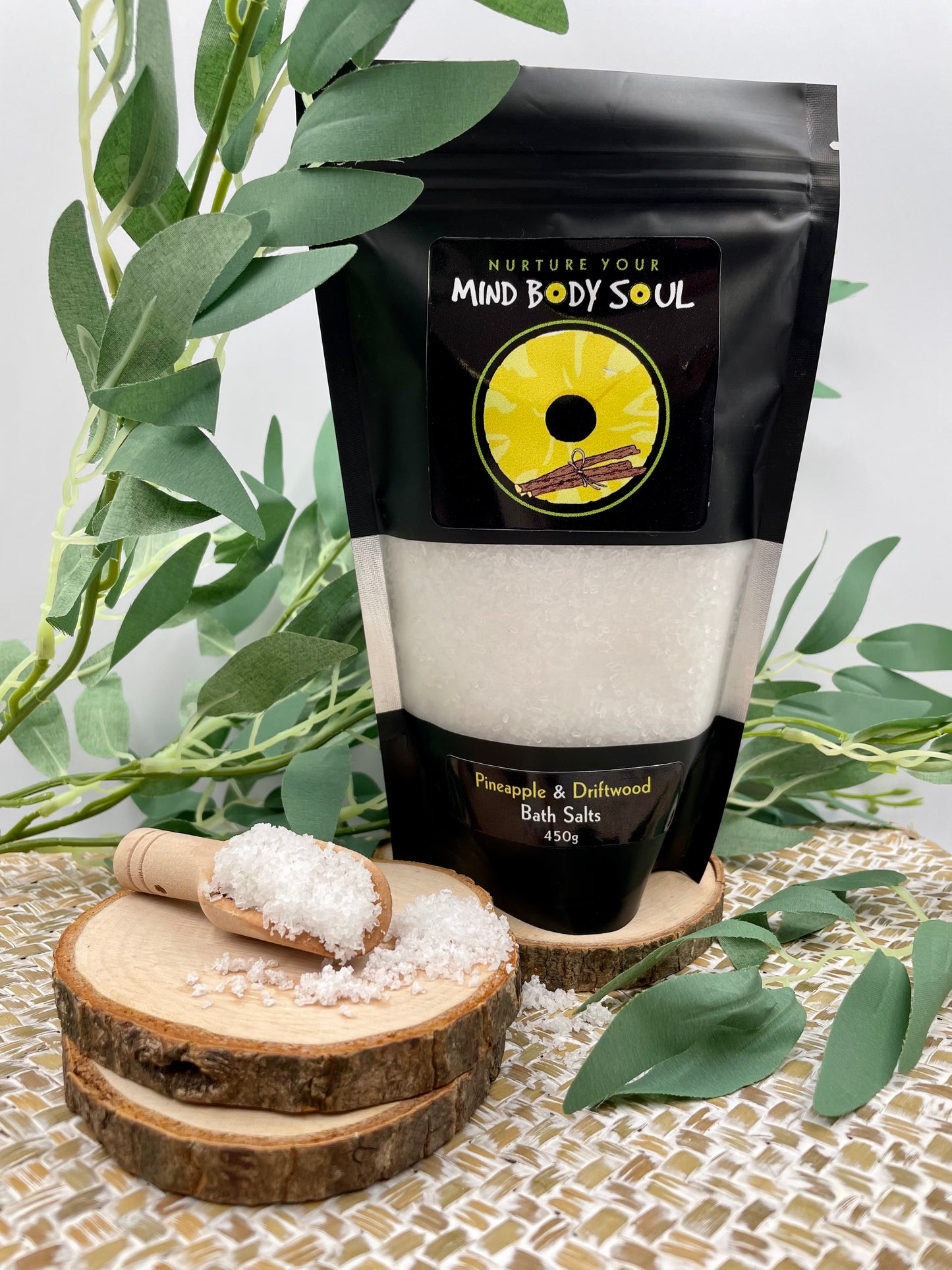 Pineapple & Driftwood 450g Bath Salts